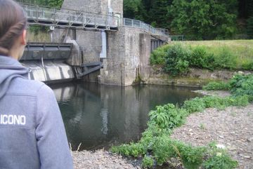Nur das Wasser des Alsbaches, das beim Wehr Ohl-Grünscheid in das Tosbecken mündet, läuft noch durch das Aggerbett.