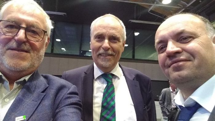 Dr. Lothar Scheuer (mitte), Victor Haase (rechts) und Paul Kröfges (links). 