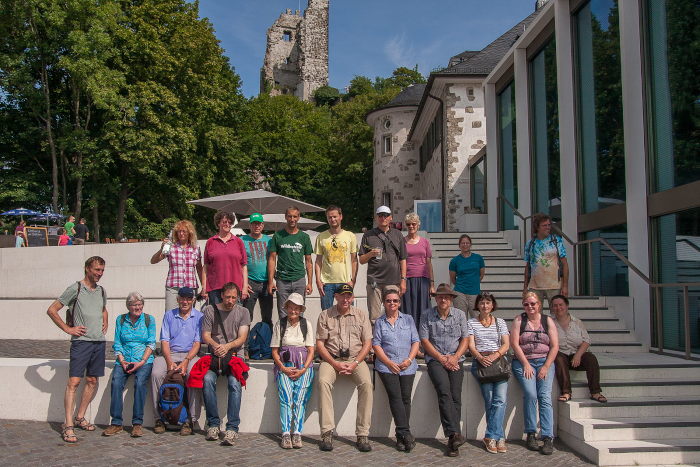 Teilnehmer*innen der Naturschutztage am Rhein 2014, die an der Exkursion am Drachenfels teilgenommen haben.